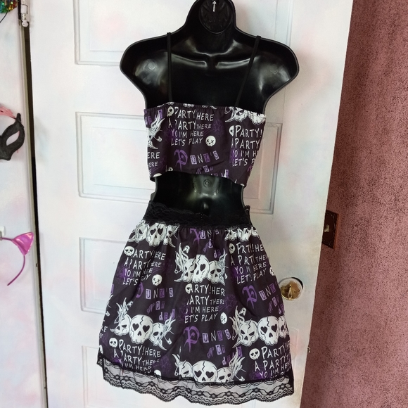 Kawaii Goth nwt corset top skirt set! Black lace, purple party skull FINAL PRICE - Picture 7 of 12